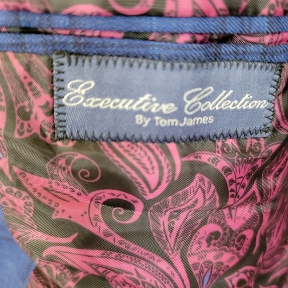 Executive Collection by Tom James | Blue Plaid Two Button Blazer - Picture 5 of 8